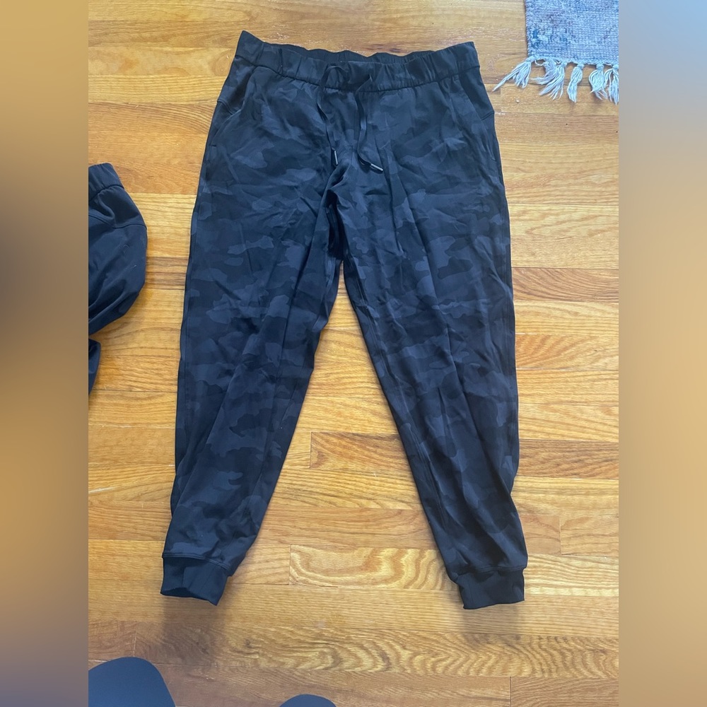 Lululemon on the fly joggers-12